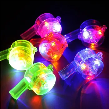 5 pcs LED yanıp sönen ışık Up ıslık Oyuncaklar Gürültü Makinesi Glow kolye doğum günü hediyesi Parti Bar Sahne Noel Paskalya Sevgililer Günü