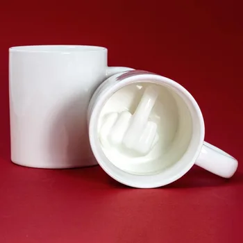 Yaratıcı Beyaz Orta Parmak Tarzı Fincan Yenilik Karıştırma Kahve Süt Fincan Komik Seramik Kupa Yeterli Kapasiteli Su Bardağı Damla Nakliye