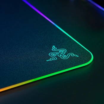 Razer Firefly Sert V2 RGB Oyun Mouse Pad: Özelleştirilebilir Chroma Aydınlatma-Dahili Kablo Yönetimi - Kaymaz Kauçuk Taban